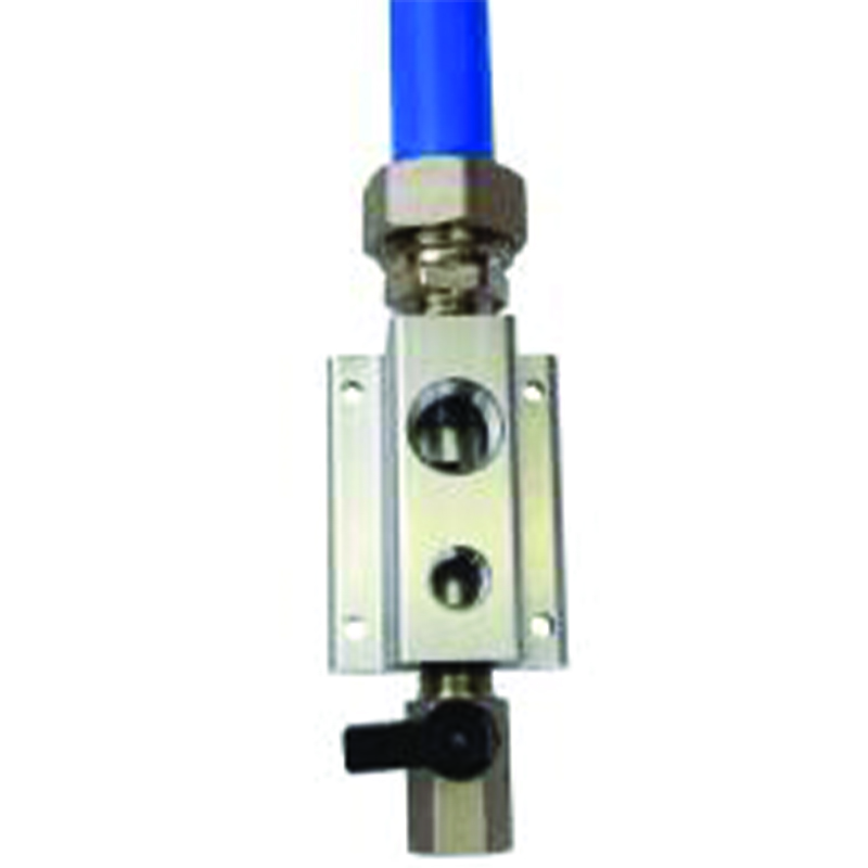 3/4" MAXLINE OUTLET KIT WITH TWO HOLES ON THE FACE, 1/2 NPT AND 1/4 NPT, WITH SHUTOFF VALVE